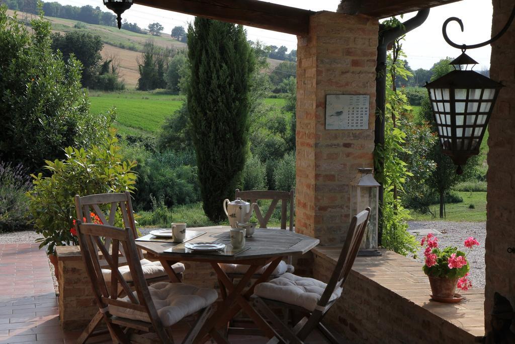 Bed and Breakfast Casa Sorgente San Costanzo Exterior foto