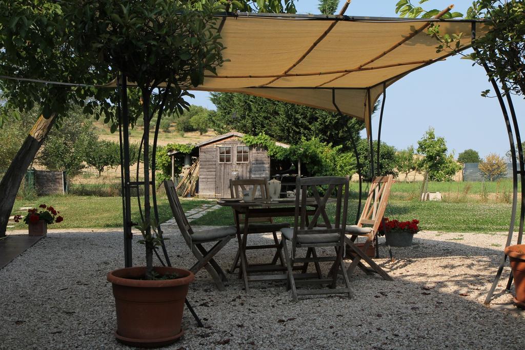 Bed and Breakfast Casa Sorgente San Costanzo Exterior foto