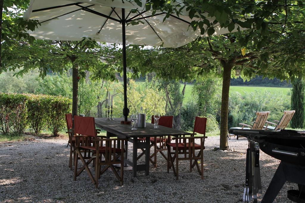 Bed and Breakfast Casa Sorgente San Costanzo Exterior foto
